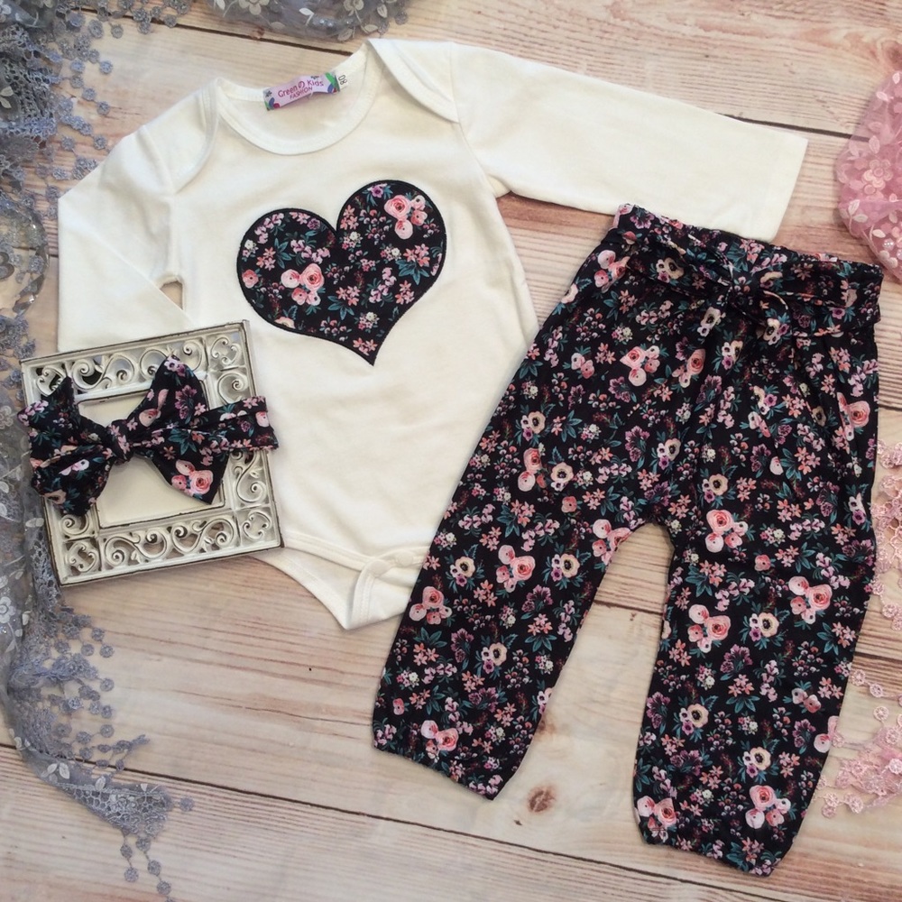 Boutique Baby Girls 3pc Floral Heart Outfit